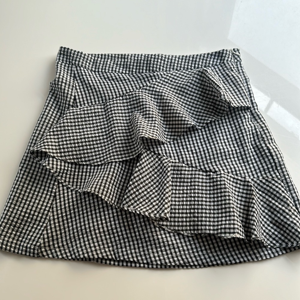 Adorable Gingham Mini Skirt with Ruffle Detail